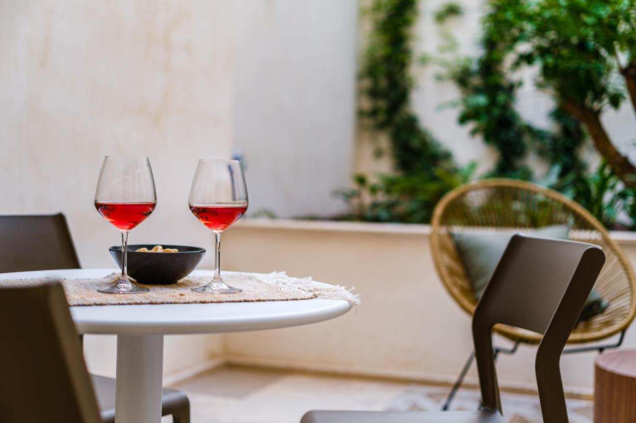 Helloapulia Charming Palazzo Clemente - Self-Catering Suites With Aircondition Monopoli Eksteriør bilde