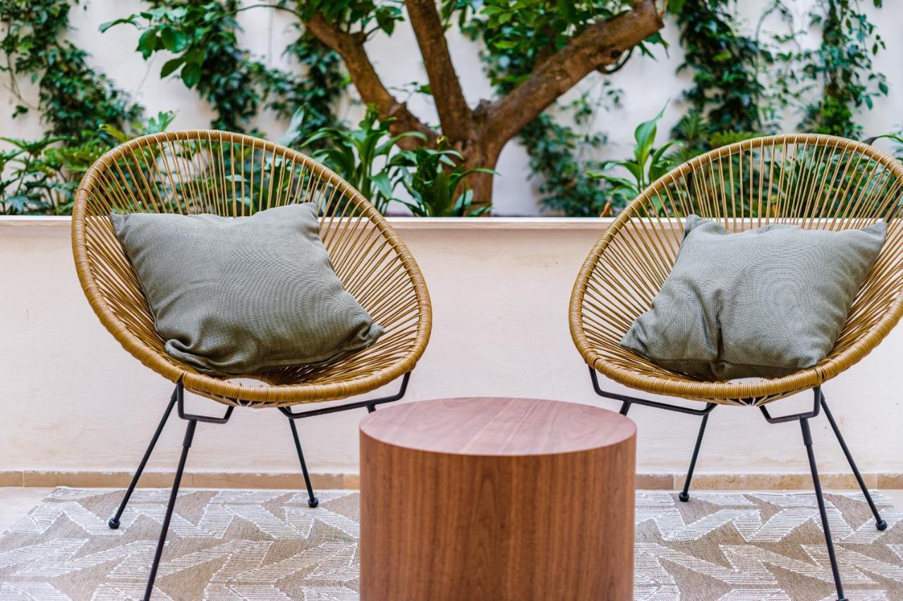 Helloapulia Charming Palazzo Clemente - Self-Catering Suites With Aircondition Monopoli Eksteriør bilde