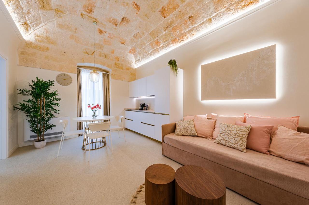 Helloapulia Charming Palazzo Clemente - Self-Catering Suites With Aircondition Monopoli Eksteriør bilde