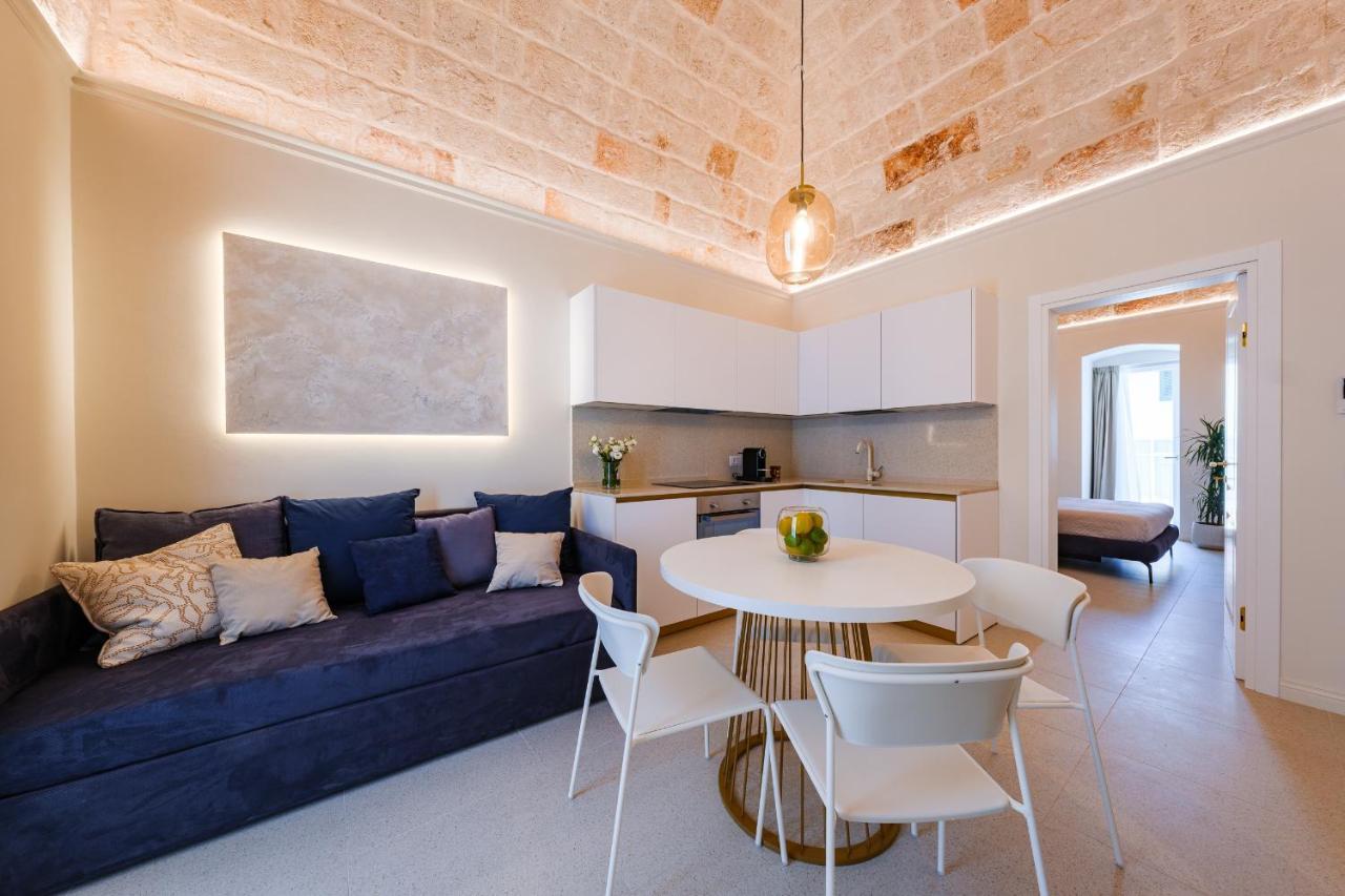 Helloapulia Charming Palazzo Clemente - Self-Catering Suites With Aircondition Monopoli Eksteriør bilde